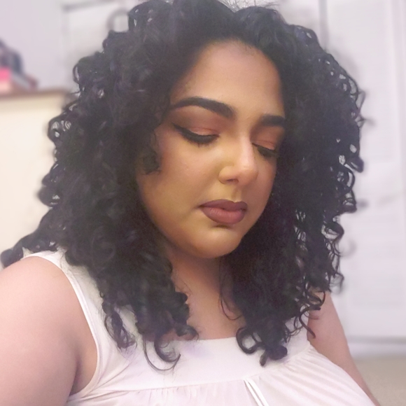 Meet your Posher, Winnie 💃🏾🌹✨ - Picture 6 of 6